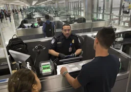 US citizen charged after GrapheneOS phone wipes during airport search
